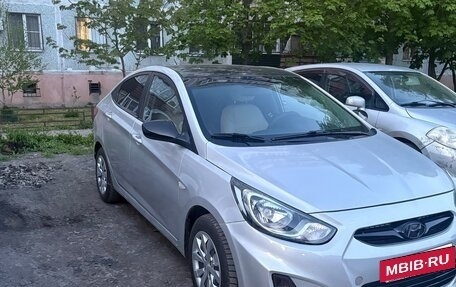 Hyundai Solaris II рестайлинг, 2012 год, 630 000 рублей, 6 фотография