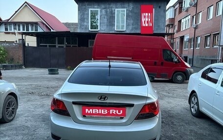 Hyundai Solaris II рестайлинг, 2012 год, 630 000 рублей, 3 фотография