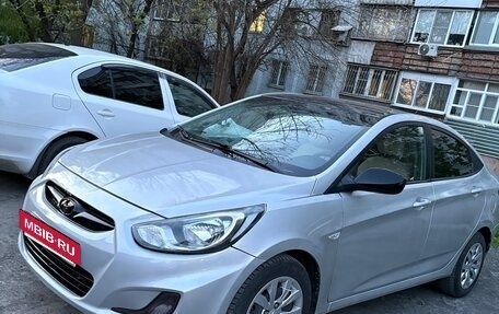 Hyundai Solaris II рестайлинг, 2012 год, 630 000 рублей, 2 фотография