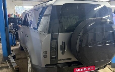 Land Rover Defender II, 2022 год, 7 950 000 рублей, 10 фотография