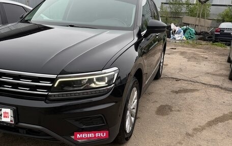 Volkswagen Tiguan II, 2017 год, 2 600 000 рублей, 3 фотография