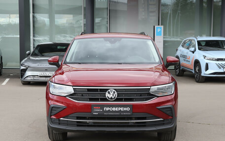 Volkswagen Tiguan II, 2022 год, 2 740 000 рублей, 2 фотография