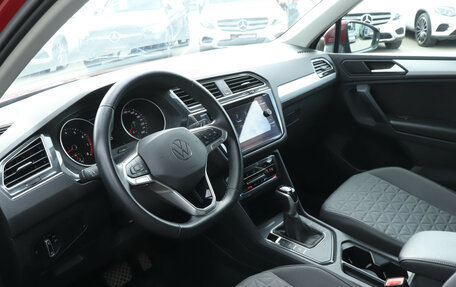 Volkswagen Tiguan II, 2022 год, 2 740 000 рублей, 14 фотография