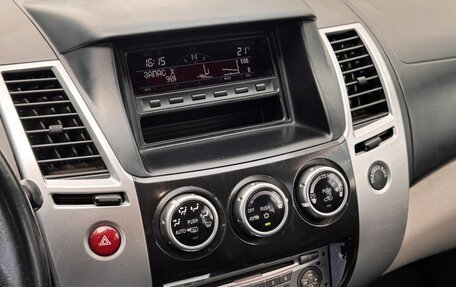 Mitsubishi Pajero Sport II рестайлинг, 2013 год, 1 750 000 рублей, 13 фотография