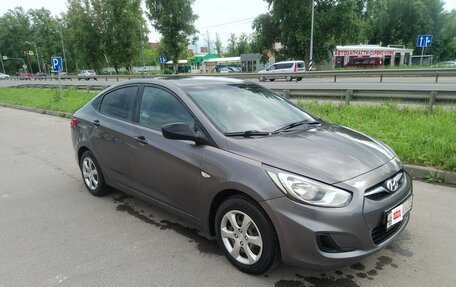 Hyundai Solaris II рестайлинг, 2013 год, 640 000 рублей, 4 фотография