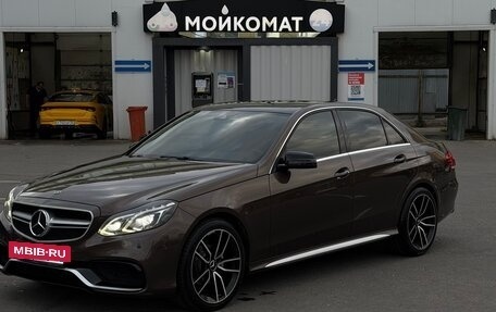 Mercedes-Benz E-Класс, 2015 год, 2 250 000 рублей, 3 фотография