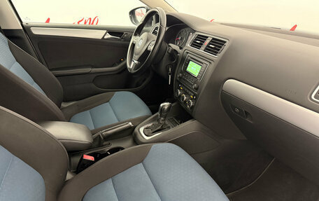 Volkswagen Jetta VI, 2013 год, 1 050 000 рублей, 12 фотография