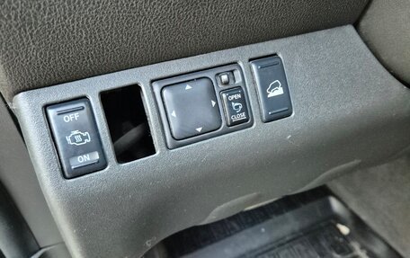 Nissan Pathfinder, 2008 год, 700 000 рублей, 13 фотография