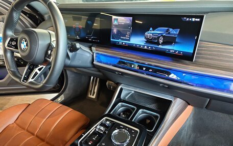 BMW 7 серия, 2023 год, 13 000 000 рублей, 14 фотография