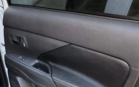 Mitsubishi Outlander III рестайлинг 3, 2017 год, 1 700 000 рублей, 4 фотография