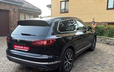 Volkswagen Touareg III, 2018 год, 5 400 000 рублей, 2 фотография