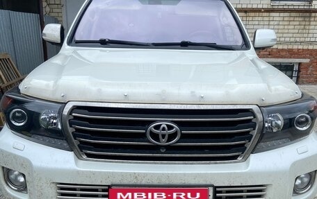 Toyota Land Cruiser 200, 2014 год, 4 000 000 рублей, 1 фотография