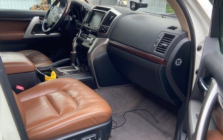Toyota Land Cruiser 200, 2014 год, 4 000 000 рублей, 3 фотография