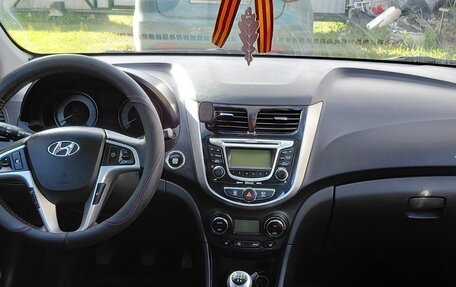 Hyundai Solaris II рестайлинг, 2012 год, 750 000 рублей, 8 фотография