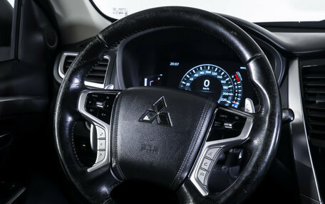 Mitsubishi Montero Sport, 2022 год, 3 890 000 рублей, 16 фотография
