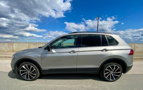 Volkswagen Tiguan II, 2019 год, 1 950 000 рублей, 3 фотография