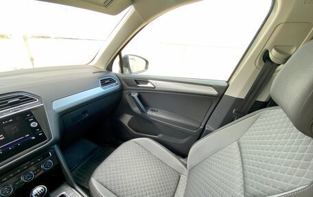 Volkswagen Tiguan II, 2019 год, 1 950 000 рублей, 19 фотография