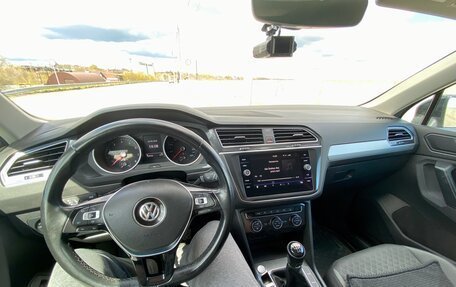 Volkswagen Tiguan II, 2019 год, 1 950 000 рублей, 20 фотография