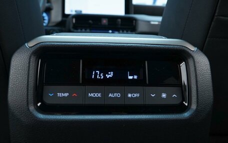 Toyota Land Cruiser Prado, 2024 год, 9 748 055 рублей, 17 фотография