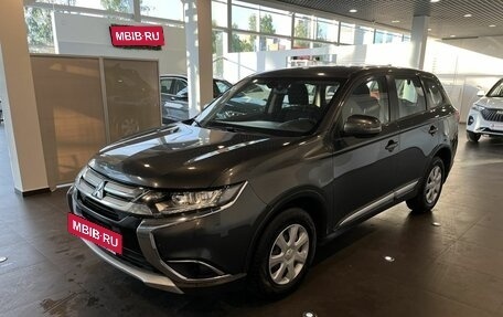Mitsubishi Outlander III рестайлинг 3, 2017 год, 2 045 000 рублей, 7 фотография
