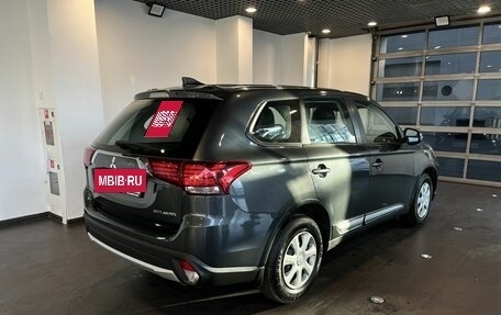 Mitsubishi Outlander III рестайлинг 3, 2017 год, 2 045 000 рублей, 3 фотография