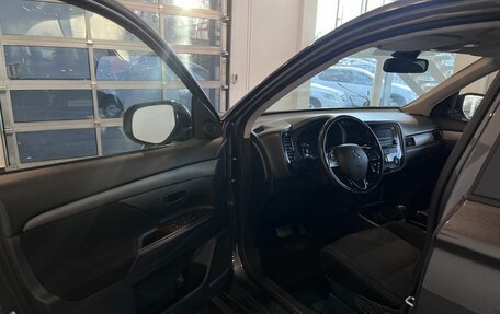 Mitsubishi Outlander III рестайлинг 3, 2017 год, 2 045 000 рублей, 20 фотография