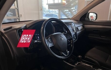 Mitsubishi Outlander III рестайлинг 3, 2017 год, 2 045 000 рублей, 22 фотография