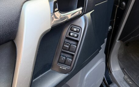 Toyota Land Cruiser Prado 150 рестайлинг 2, 2012 год, 3 250 000 рублей, 7 фотография