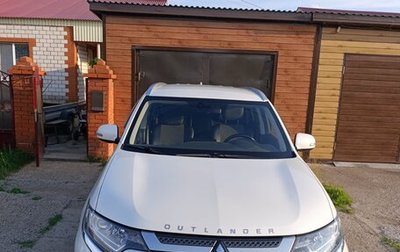 Mitsubishi Outlander III рестайлинг 3, 2019 год, 1 900 000 рублей, 1 фотография