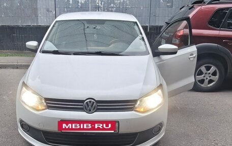 Volkswagen Polo VI (EU Market), 2012 год, 950 000 рублей, 3 фотография