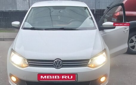 Volkswagen Polo VI (EU Market), 2012 год, 950 000 рублей, 4 фотография