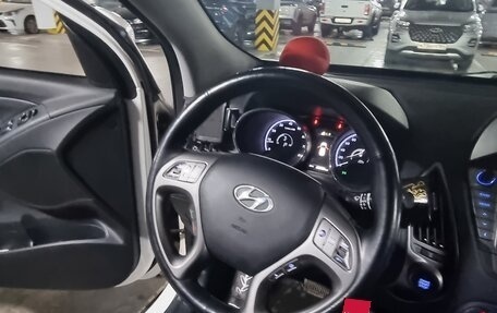 Hyundai ix35 I рестайлинг, 2013 год, 1 800 000 рублей, 10 фотография