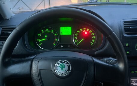 Skoda Fabia II, 2010 год, 440 000 рублей, 21 фотография