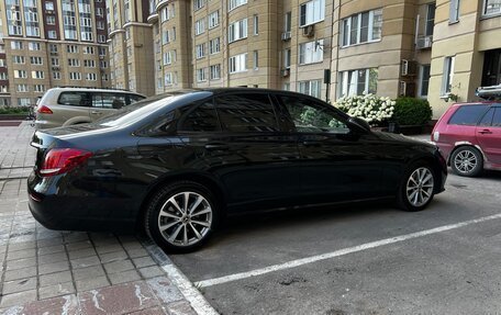 Mercedes-Benz E-Класс, 2019 год, 3 000 000 рублей, 2 фотография