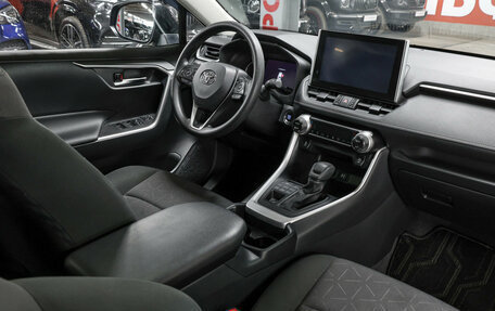 Toyota RAV4, 2022 год, 3 798 000 рублей, 12 фотография