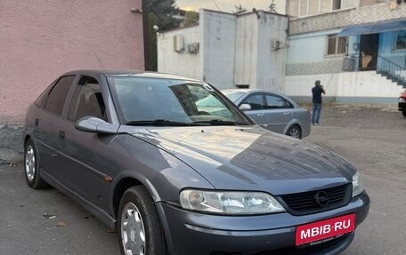 Opel Vectra B рестайлинг, 2000 год, 350 000 рублей, 1 фотография