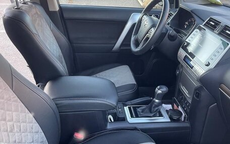 Toyota Land Cruiser Prado 150 рестайлинг 2, 2021 год, 7 100 000 рублей, 14 фотография