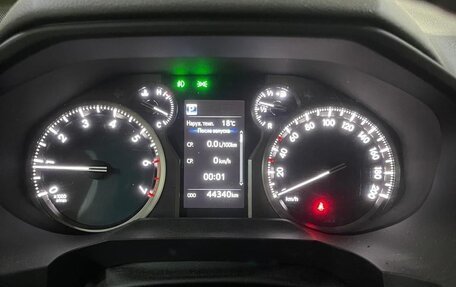Toyota Land Cruiser Prado 150 рестайлинг 2, 2021 год, 7 100 000 рублей, 18 фотография