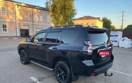 Toyota Land Cruiser Prado 150 рестайлинг 2, 2021 год, 7 100 000 рублей, 12 фотография