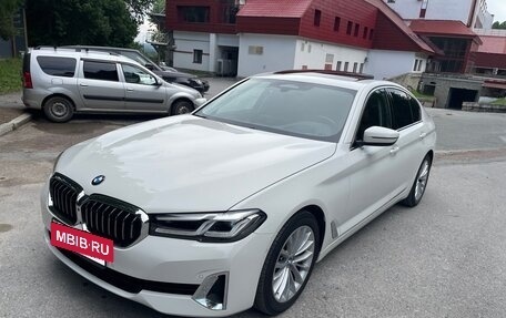 BMW 5 серия, 2021 год, 4 450 000 рублей, 2 фотография