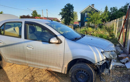 Renault Logan II, 2017 год, 180 000 рублей, 7 фотография