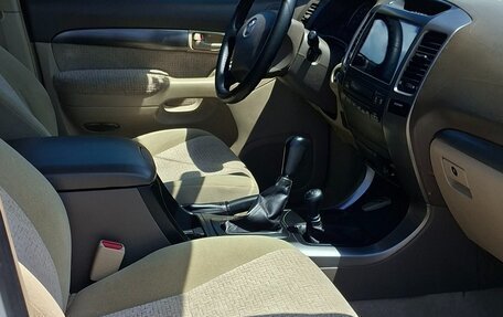 Toyota Land Cruiser Prado 120 рестайлинг, 2004 год, 1 800 000 рублей, 4 фотография
