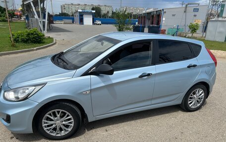 Hyundai Solaris II рестайлинг, 2014 год, 950 000 рублей, 2 фотография