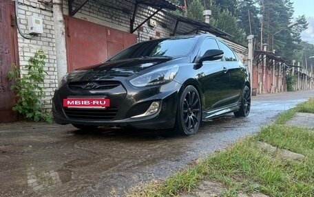 Hyundai Solaris II рестайлинг, 2013 год, 850 000 рублей, 3 фотография