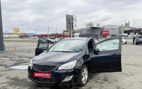 Opel Astra J, 2011 год, 500 000 рублей, 1 фотография