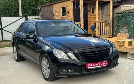Mercedes-Benz E-Класс, 2010 год, 1 300 000 рублей, 2 фотография