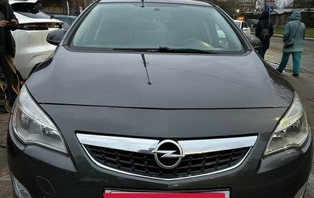 Opel Astra J, 2012 год, 650 000 рублей, 1 фотография