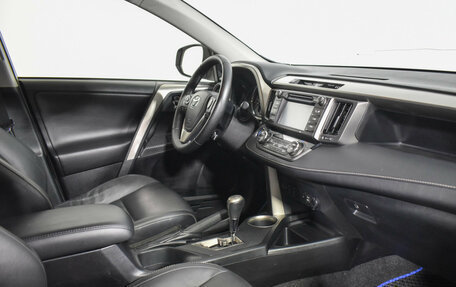 Toyota RAV4, 2015 год, 2 049 000 рублей, 13 фотография