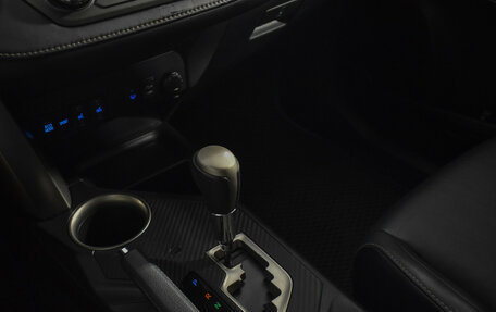 Toyota RAV4, 2015 год, 2 049 000 рублей, 18 фотография