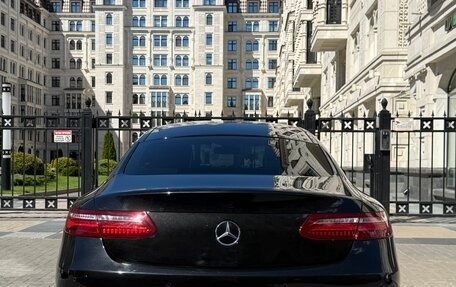 Mercedes-Benz E-Класс, 2019 год, 3 300 000 рублей, 3 фотография
